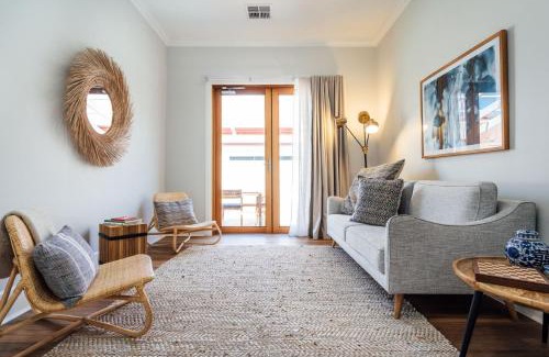 Glenelg South Apartamento | Belle Escapes - Moseley Apartments near the beach with private garden