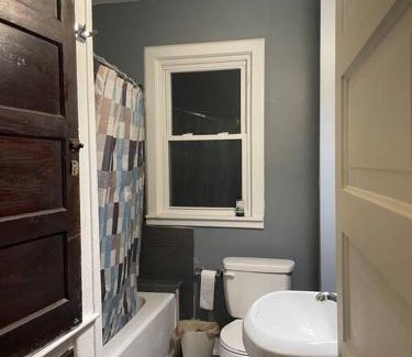Detroit Apartamento | Belle Isle Cottage - 1905 Historic Home near city