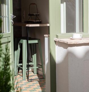 Aramon Casa | Belle maison de village du sud