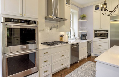 Vicksburg Casa | Belle Terre Mansion - Remodeled Pre-Civil War- Contemporary. Southern. History.