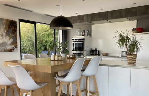 Rochefort-du-Gard Villa | Belle Villa Contemporaine de 280 m² Avec une vue Exceptionnelle