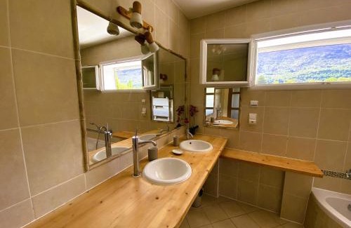 Aix-les-Bains Apartamento | Bellevue T1 cozy avec piscine et panorama alpin - proche du lac