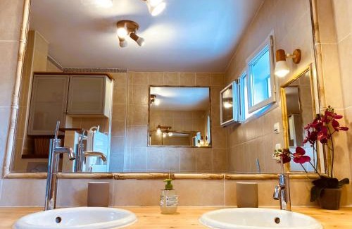 Aix-les-Bains Apartamento | Bellevue T1 cozy avec piscine et panorama alpin - proche du lac