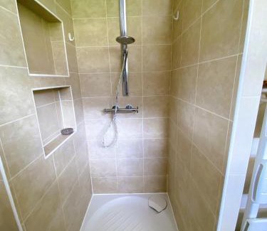 Aix-les-Bains Apartamento | Bellevue T1 cozy avec piscine et panorama alpin - proche du lac