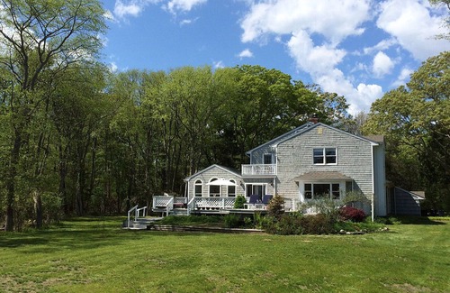 East Patchogue Casa | Bellport / E. Patchogue, 4 dormitorios, 3 baños, frente al mar, playa privada, muy privado