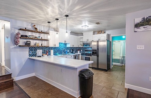 Gulfport Casa | Bells on the Biloxi Pet Friendly Waterfront Sleeps 6