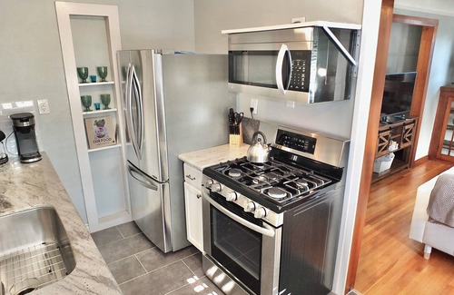 Belmont Heights Apartamento | Belmont Boutique Apartment – Chic and Cozy Getaway Under 1 Mile from Beach!