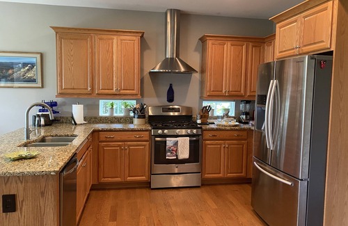 Saratoga Springs Casa | Belmont Gem! In town, near Track, downtown, Saratoga State Park, Casino Hotel.