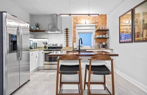 Westport Apartamento | Belvedere Flats - 2 units! Gorgeous Remodel + Walkable to Westport!