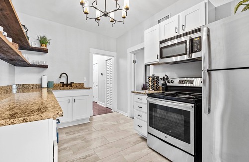 Westport Apartamento | Belvedere Flats - 2 units! Gorgeous Remodel + Walkable to Westport!