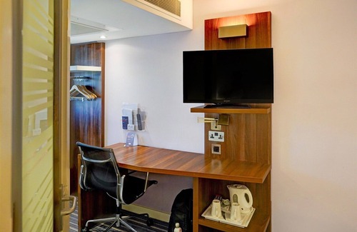 Crewe Apartamento | Belvilla Crewe City Centre Hotel | Family room 4