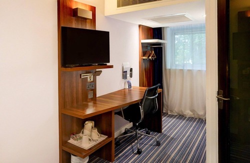 Crewe Apartamento | Belvilla Crewe City Centre Hotel | Family room 4