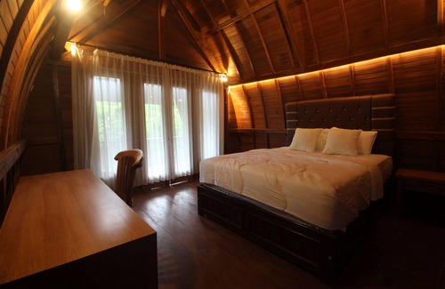 Banyuasri Hotel | Belvilla Serenity Resort