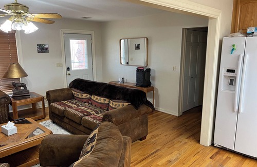 Osage County Casa | Ben Ranch House overlooking river - Full 3 Bedroom house. Minutes from Fairfax.