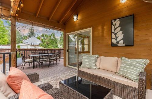 Edgewater Casa | Benton Bungalow by Sloan's Lake - Spacious, Dog-friendly, EV, Bidet, Fire Pit