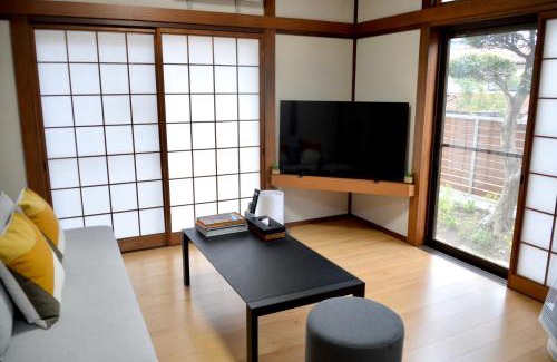 Beppu Casa | BEPPU つばき 一棟貸切宿 鉄輪温泉まで車で4分 石風呂付 無料駐車場3台 最大6名 wifi無料