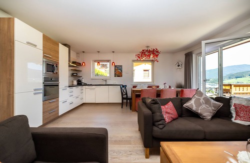 Flachau Apartamento | "Berghaus" ski in /ski out - vacation apartment over 2 floors - living space 115 m²