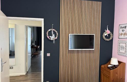 Neukoelln Apartamento | BERLIN PUR - Wohnung für bis zu 12 Personen