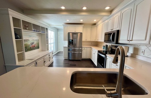 North Shore Condominio | Bernard's Best! 4 bedroom vacation patio home on Smith Mountain Lake!