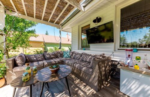 Balatonkeresztur Casa | Berrybay Holidayhome