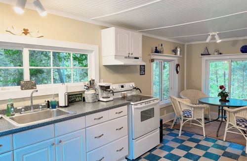 Cheboygan Cabina | Beside Still Waters - Cheboygan River Respite