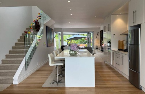 Takapuna Apartamento | Bespoke Stays - Christmas Cheer