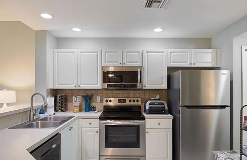 Fort Myers Condominio | Great deal in Fort Myers!!! Close to great beaches, shopping, dining, and golf!