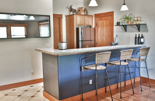 Pagosa Springs Condominio | Best downtown studio, Fireplace