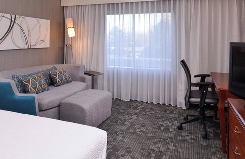 Gastonia Casa | Best for Groups! 3 Family-friendly Units, Indoor Pool, Pets Allowed!