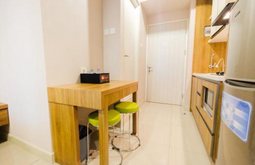 Bekasi Barat Apartamento | Best Furnished Studio Grand Kamala Lagoon Apartment By Travelio