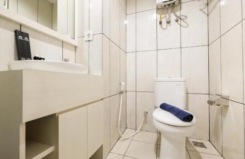 Bekasi Barat Apartamento | Best Furnished Studio Grand Kamala Lagoon Apartment By Travelio