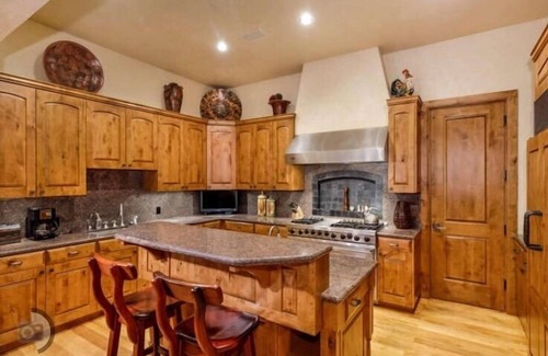 Aspen Casa | Best House In Aspen For ALL SEASONS! Mega Mansion in ideal location!