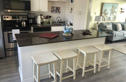 Sunshine Estates Apartamento | Fabulosa Islamorada 6/4 Waterfront Pool Home!