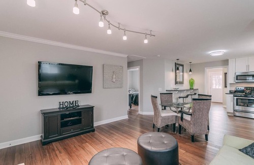 East End Casa | La mejor ubicación en East Nash! Muy cerca del estadio Nissan y del centro!