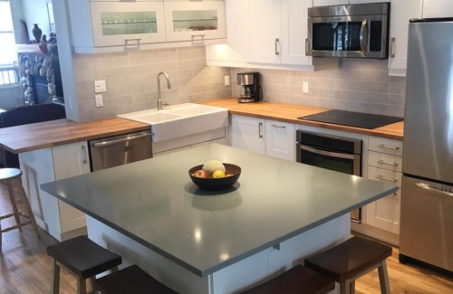 East Kootenay Casa | ¡MEJOR UBICACIÓN EN LA MONTAÑA! Thunder Ridge 3 BR Ski in / Out Condo. Duerme 8.