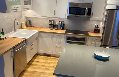 East Kootenay Casa | ¡MEJOR UBICACIÓN EN LA MONTAÑA! Thunder Ridge 3 BR Ski in / Out Condo. Duerme 8.