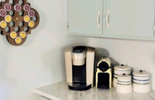Old Town Casa | BEST location Quiet Cottage Pets Kitchen