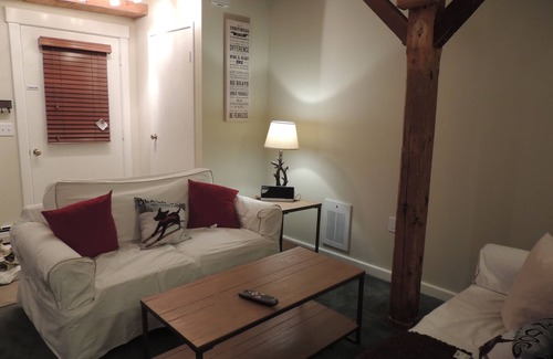 Ludlow Condominio | La mejor ubicación! Centro renovado pueblo Okemo 2 BR - transporte gratuito fuera de la puerta!