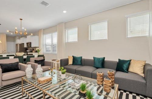 Loughman Villa | Best Resort Near Disney Private Pool & Spa Home! villa