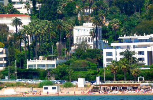 Golfe Juan Apartamento | Best seaview Penthouse+77m2 privat roof terrace near beach and Cannes
