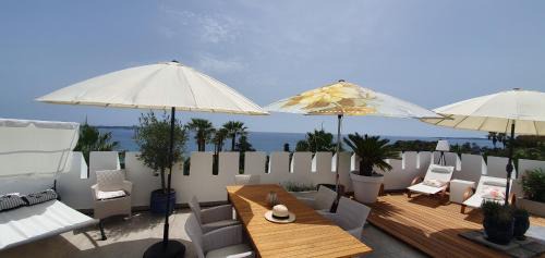 Golfe Juan Apartamento | Best seaview Penthouse+77m2 privat roof terrace near beach and Cannes