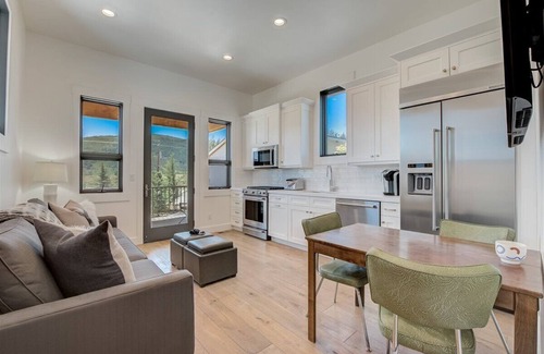 South Snyderville Basin Casa | Best Views and Location to Park City Mountain