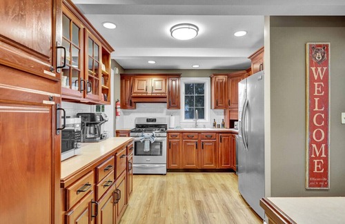 Ellicottville Apartamento | Best Village Location! Firepit/Games/Bar/Yard/Outdoor Movie Theater/Etc.