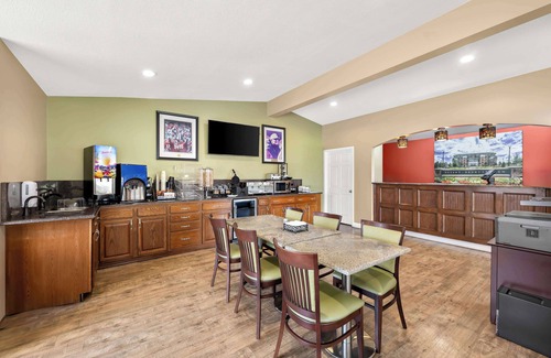 Northport Hotel | Best Western Catalina Inn