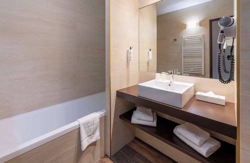 Le Cannet-des-Maures Hotel | Best Western Terre de Provence