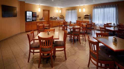 Newton Hotel | Best Western Holiday Manor