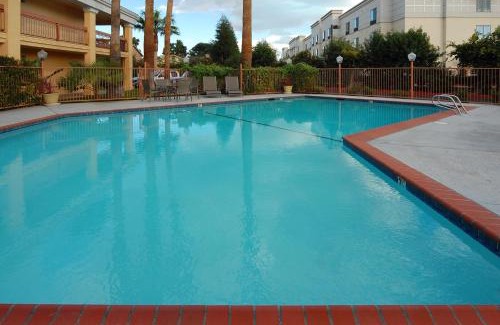 Modesto Hotel | Best Western Palm Court Inn