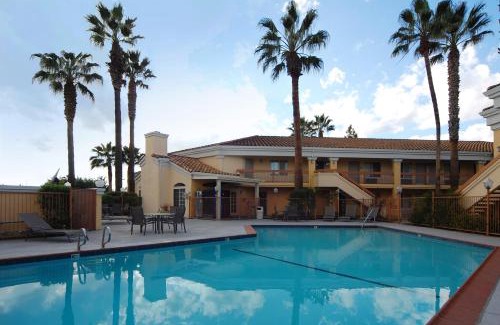 Modesto Hotel | Best Western Palm Court Inn