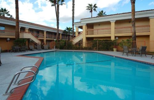 Modesto Hotel | Best Western Palm Court Inn