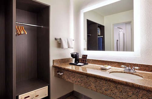 Orange Hotel | Best Western Plus Meridian Inn & Suites, Anaheim-Orange